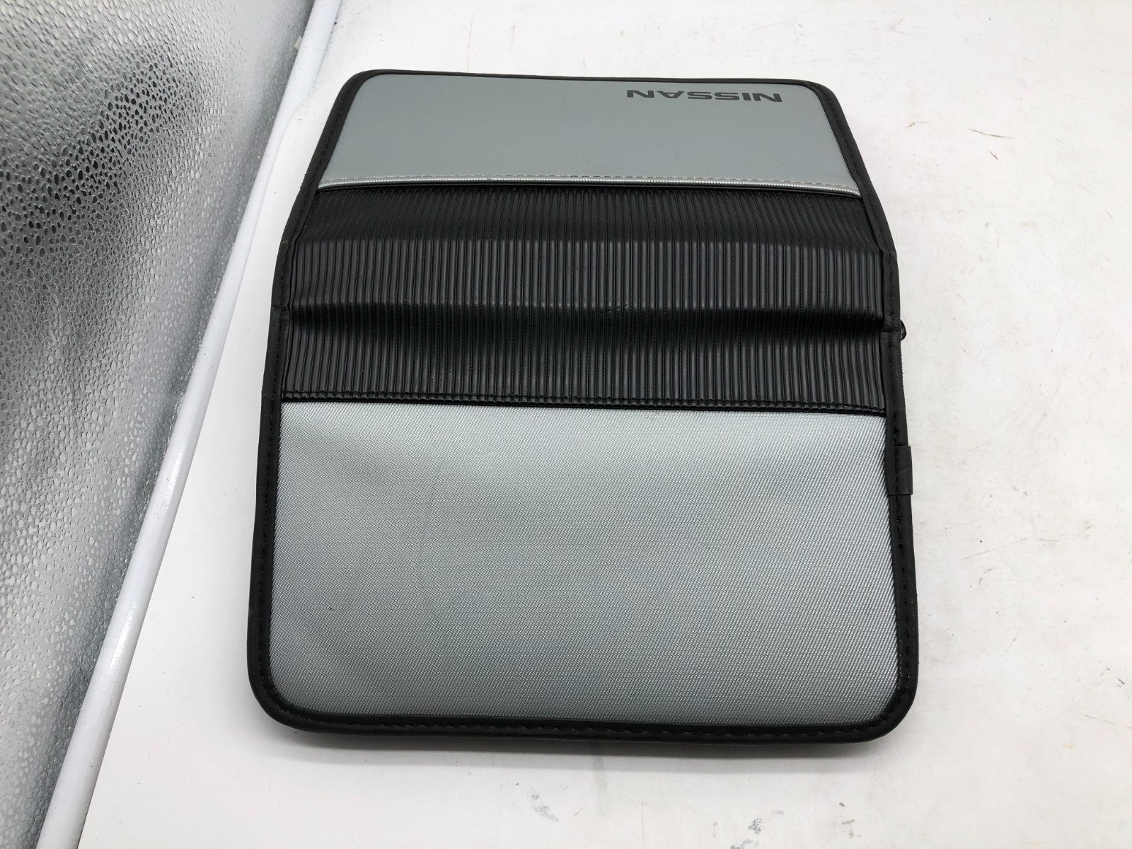 2006 Nissan Altima Owners Manual Set with Case OEM B04B33003