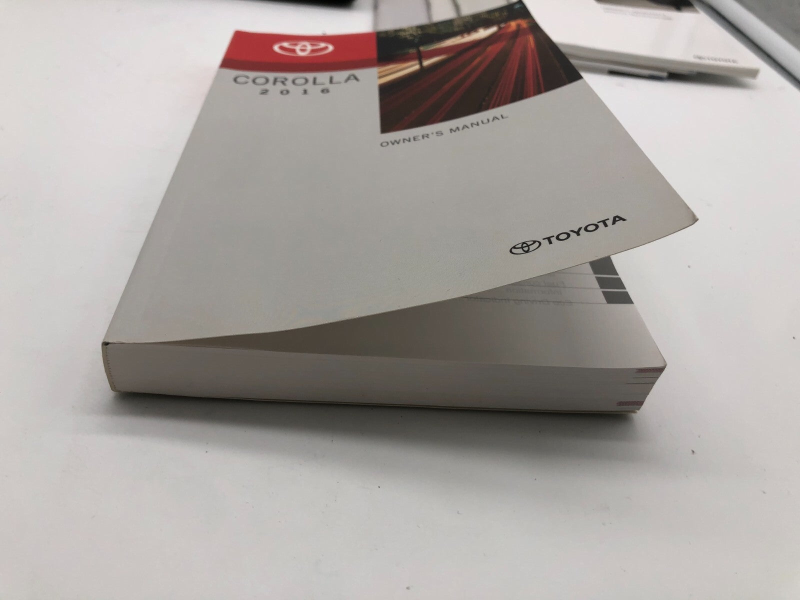 2016 Toyota Corolla Owners Manual Set with Case OEM E02B18002