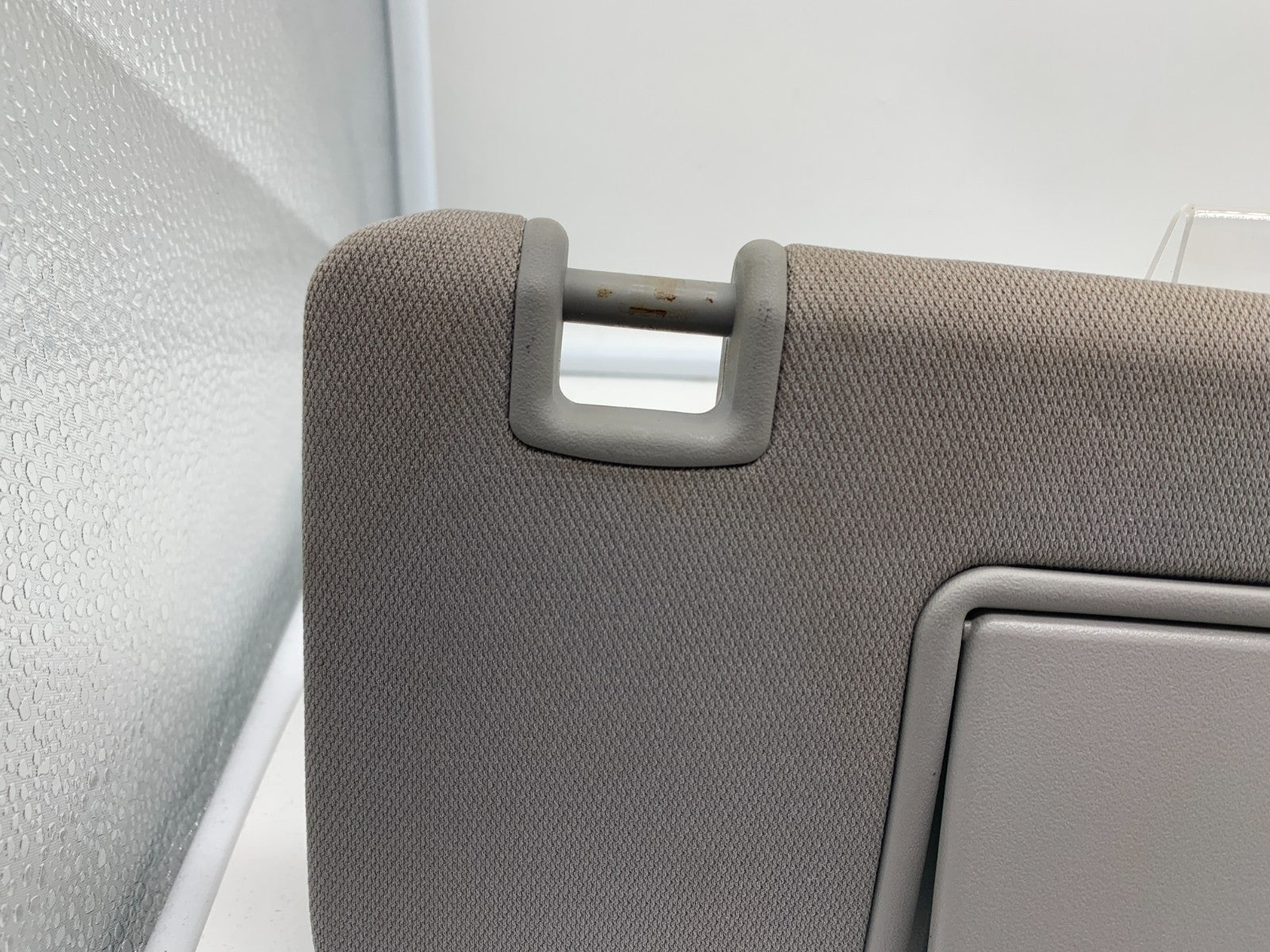 2016-2023 Chevrolet Malibu Passenger Sun Visor Gray Illuminated OEM A04B52037