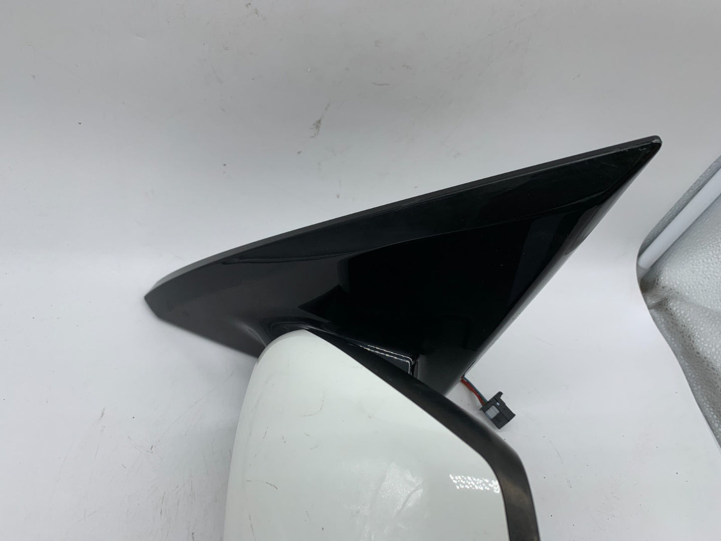 2017 Nissan Pathfinder Driver Side Power Door Mirror White OEM C02B06008