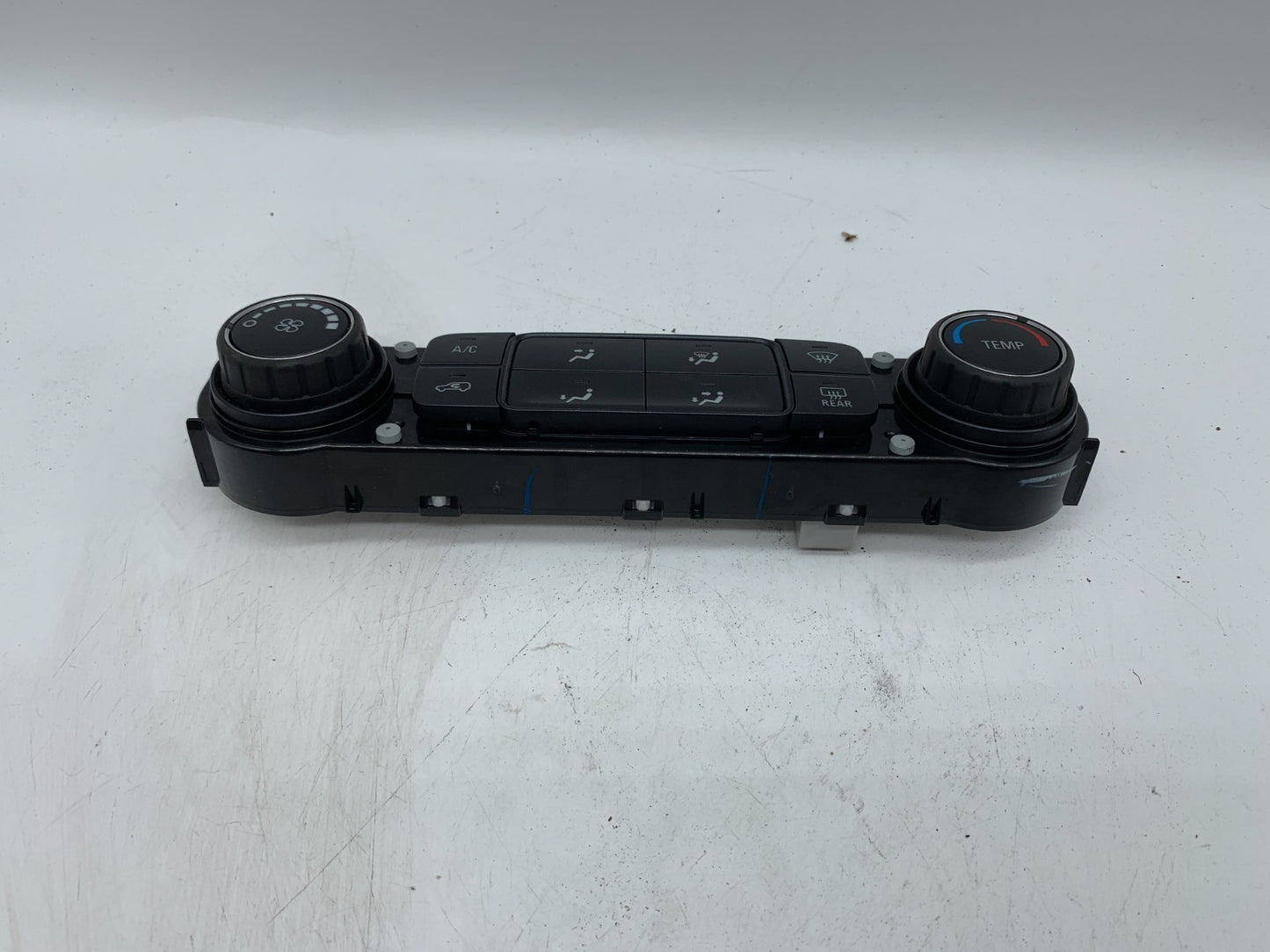 2014-2019 Chevrolet Silverado GMC Sierra Climate Control AC Heater OEM D01B04068