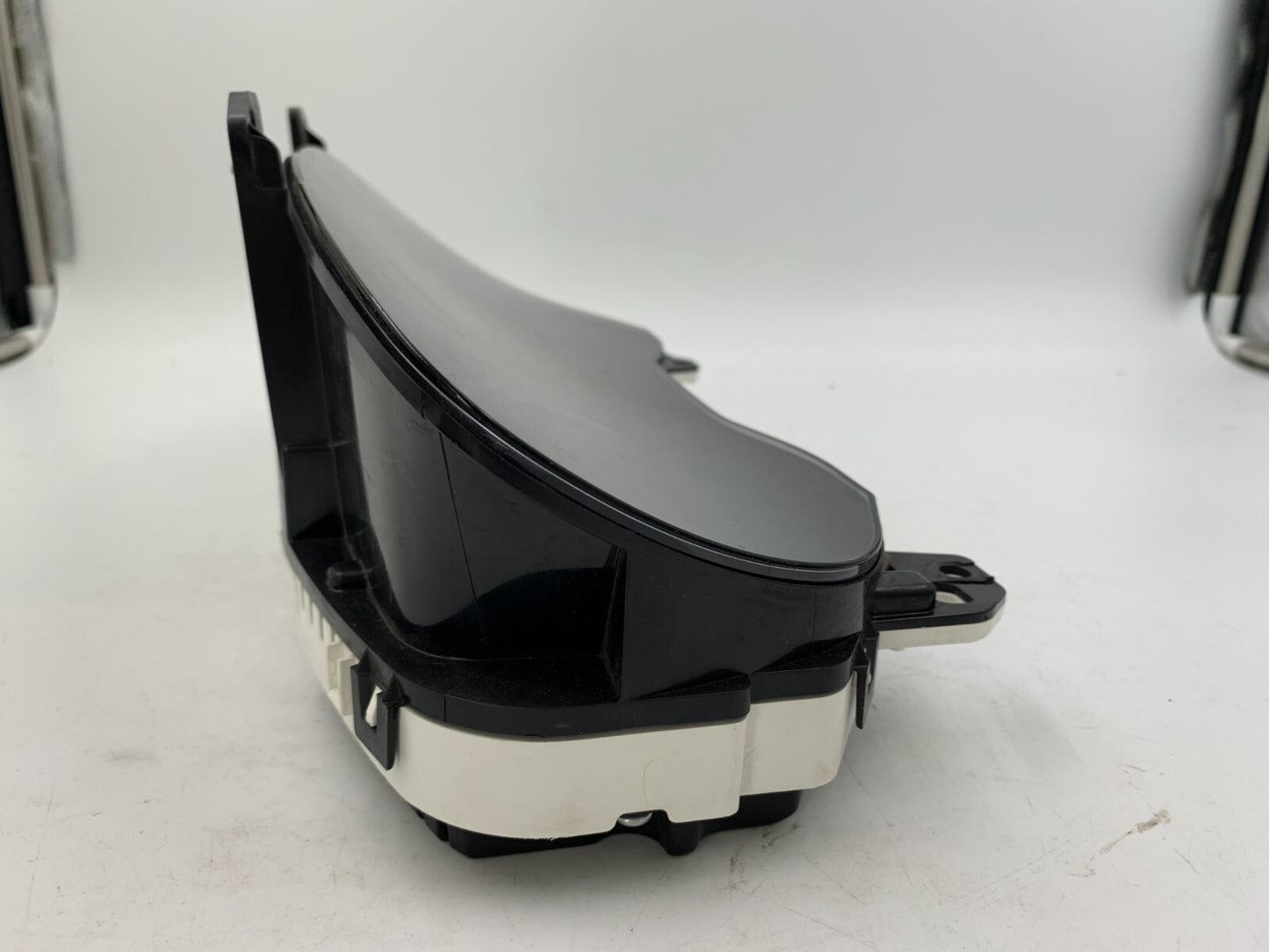 2016 Ford Fusion Speedometer Instrument Cluster 69,507 Miles OEM B02B43026