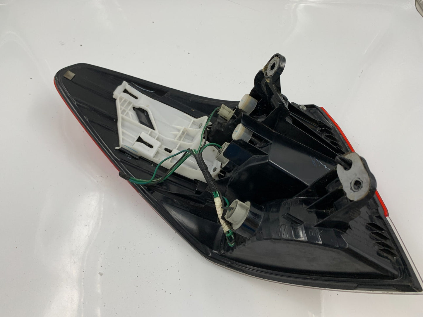 2010-2013 Subaru Legacy Passenger Side Tail Light OEM B03B46039