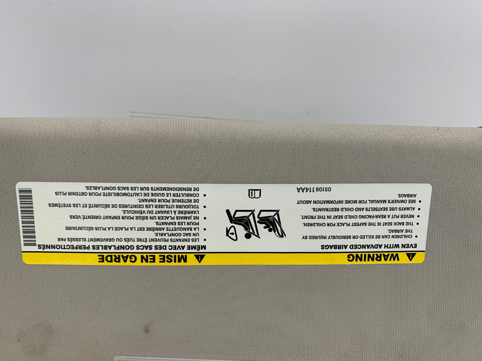 2014-2018 Jeep Grand Cherokee Passenger Sun Visor Gray Illuminated OEM D01B09004