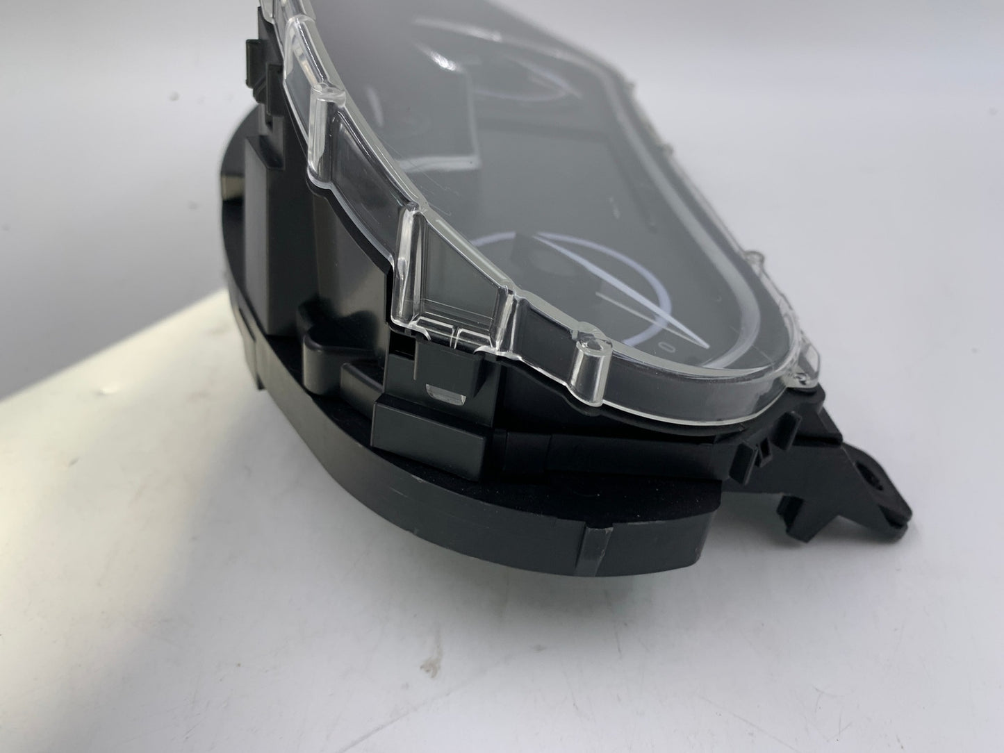 2015 Buick Regal Speedometer Instrument Cluster 29,330 Miles OEM A04B16035