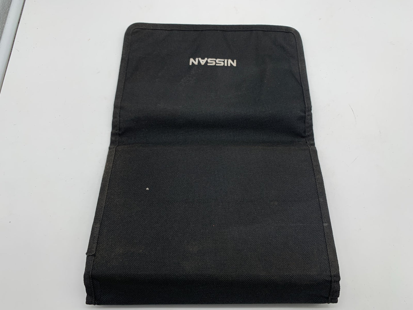 2005 Nissan Pathfinder Owners Manual Set with Case OEM B03B19006