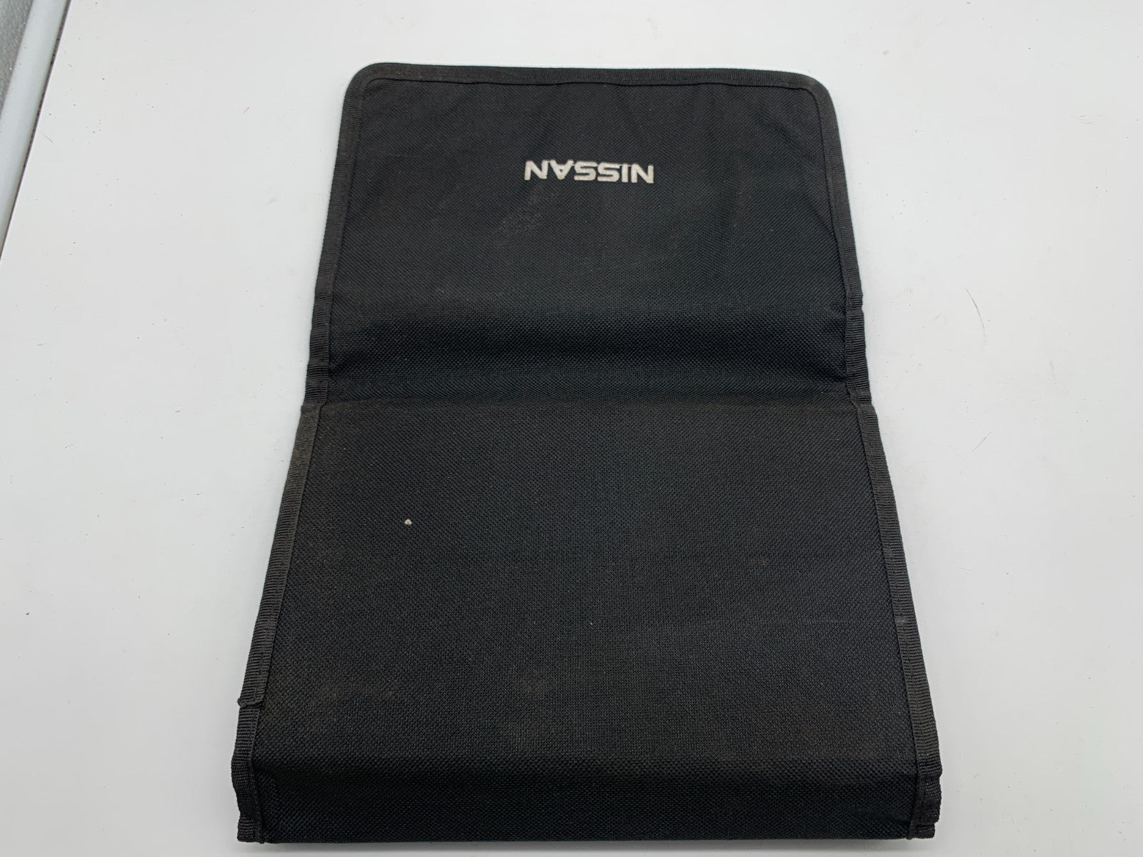 2005 Nissan Pathfinder Owners Manual Set with Case OEM B03B19006