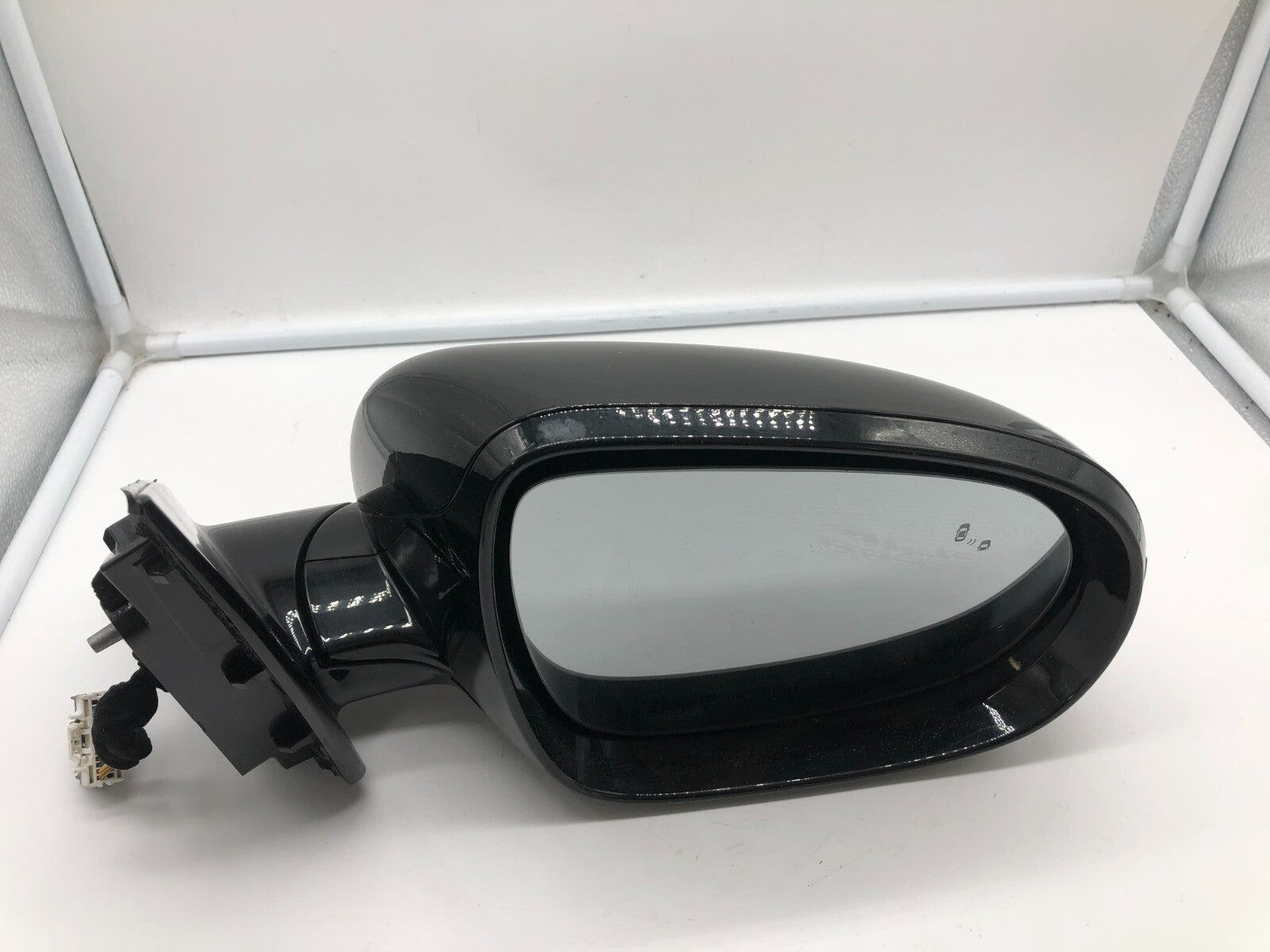 2017-2020 Kia Sorento Passenger Side View Power Door Mirror Black OEM A04B50042