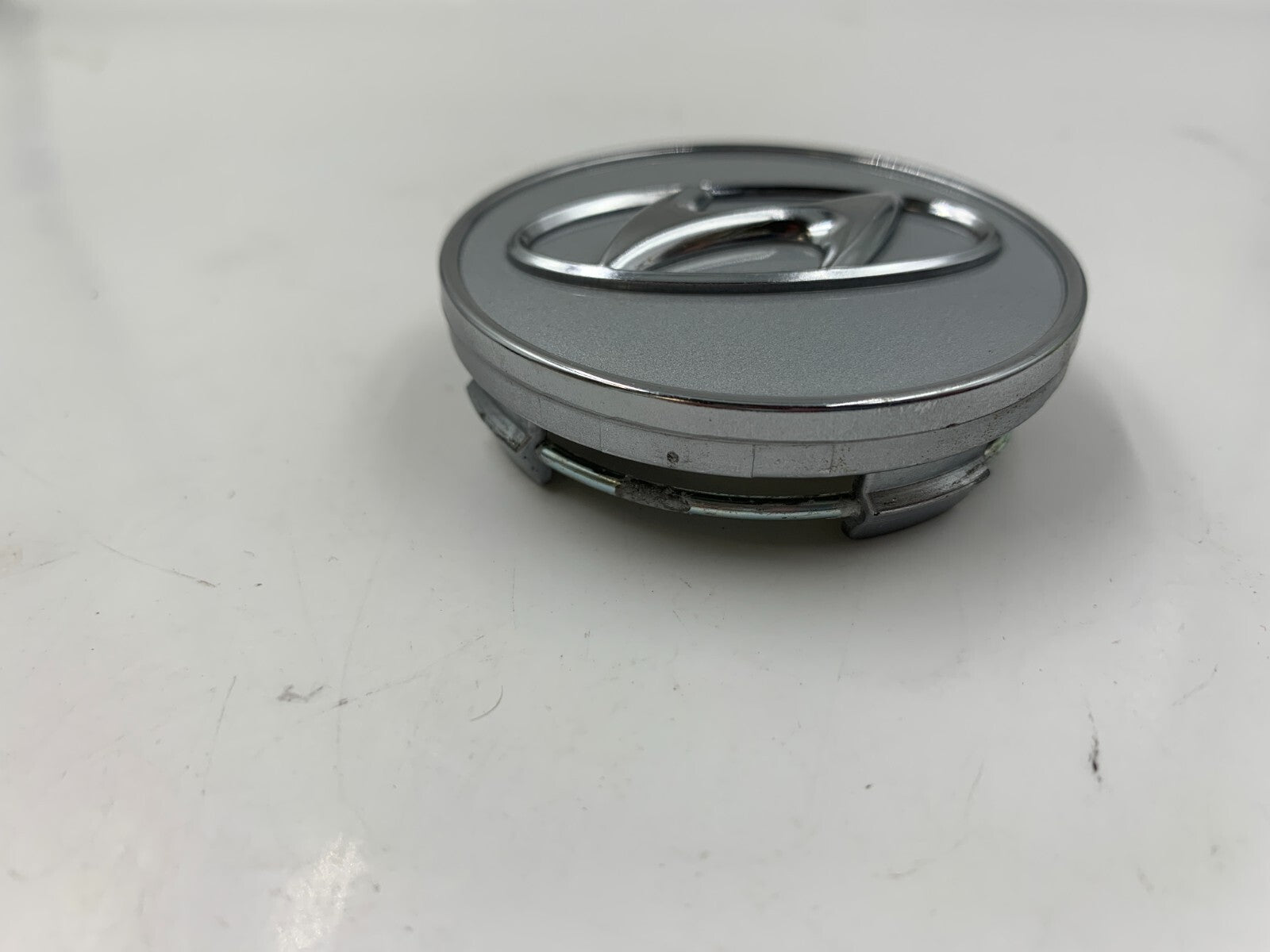 Hyundai Wheel Center Cap Set Silver OEM B01B25037