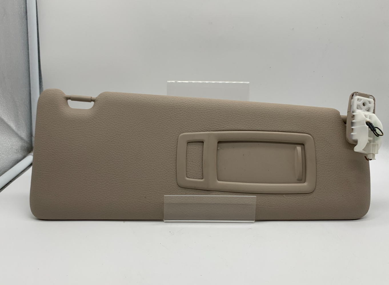 2012-2018 BMW 328i Passenger Sun Visor Sunvisor Beige Illumination D01B22004