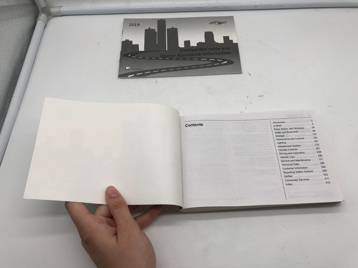 2019 Chevrolet Traverse Owners Manual Set OEM B03B63016
