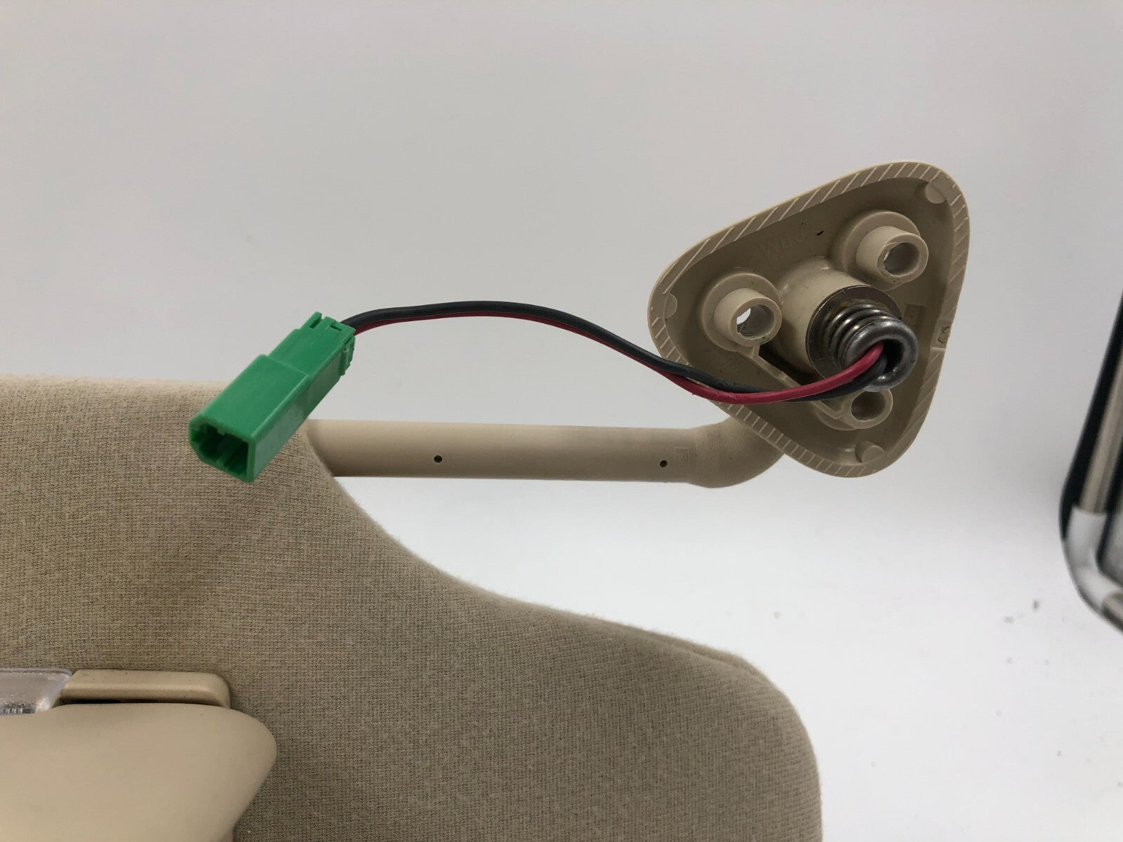 2008-2009 Ford Taurus Passenger Sun Visor Sunvisor Tan Illuminated OEM E01B18033