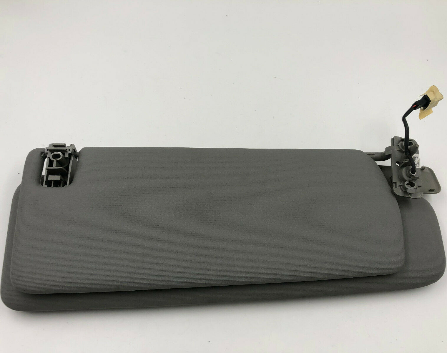 2004-2010 Volkswagen Touareg Passenger Sun Visor Gray Illuminated OEM A03B41002