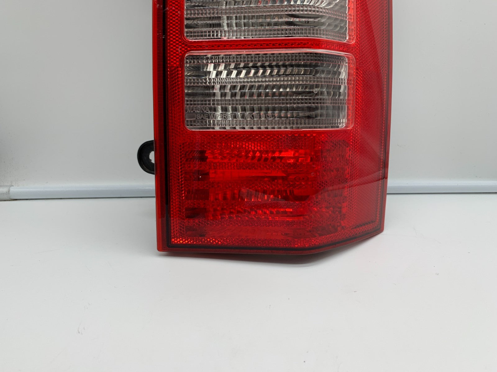 2008-2017 Jeep Patriot Sdn Passenger Side Tail Light Taillight OEM C03B49004