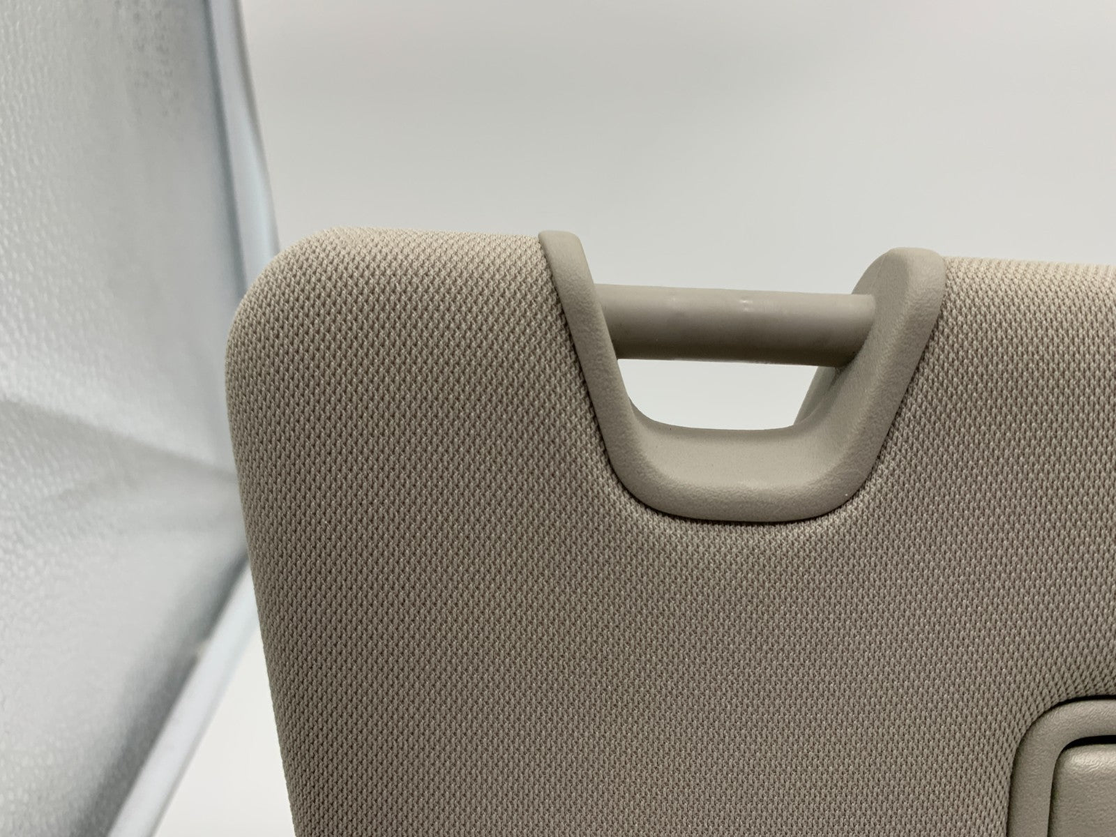 2014-2017 Nissan Rogue Passenger Sun Visor Gray with Illumination OEM