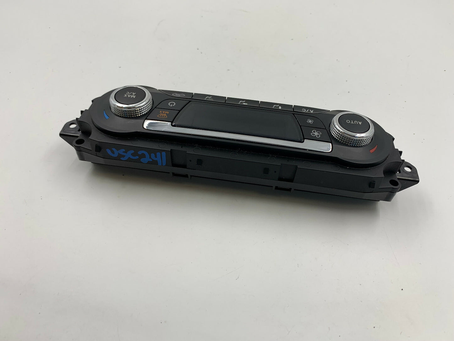 2013-2015 Ford Escape AC Heater Climate Control Temperature OEM B18010