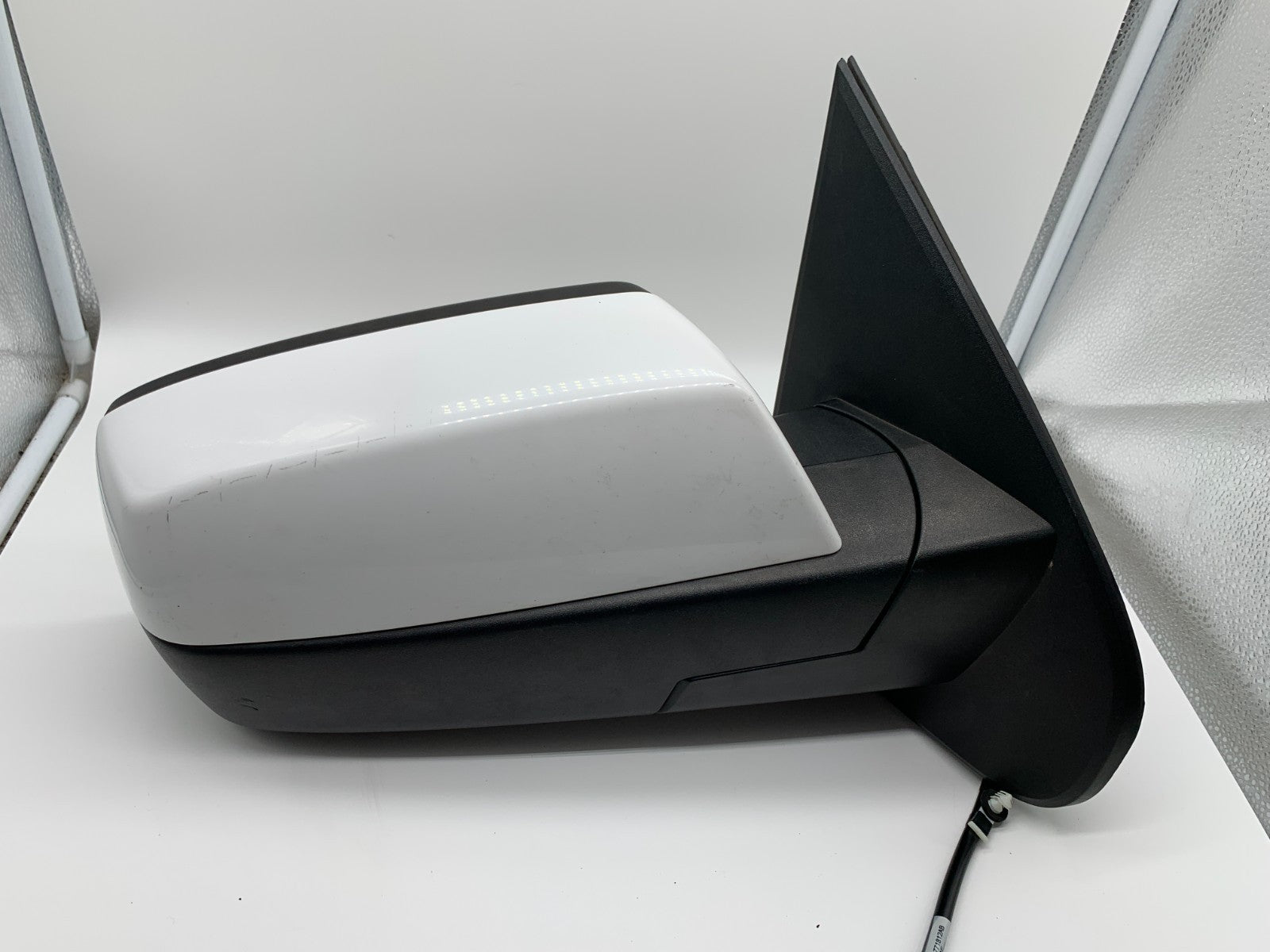 2014-2019 Chevrolet Silverado 1500 Passenger Side Power Door Mirror C03B52001
