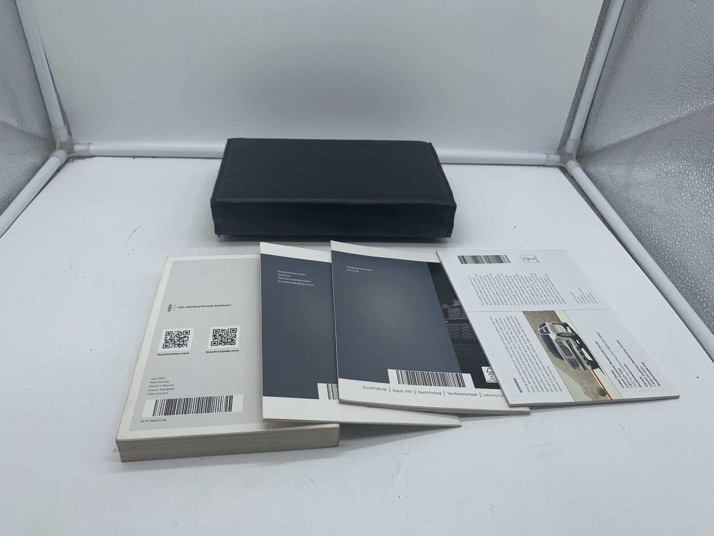 2015 Lincoln Navigator Owners Manual Set with Case OEM R01B21011