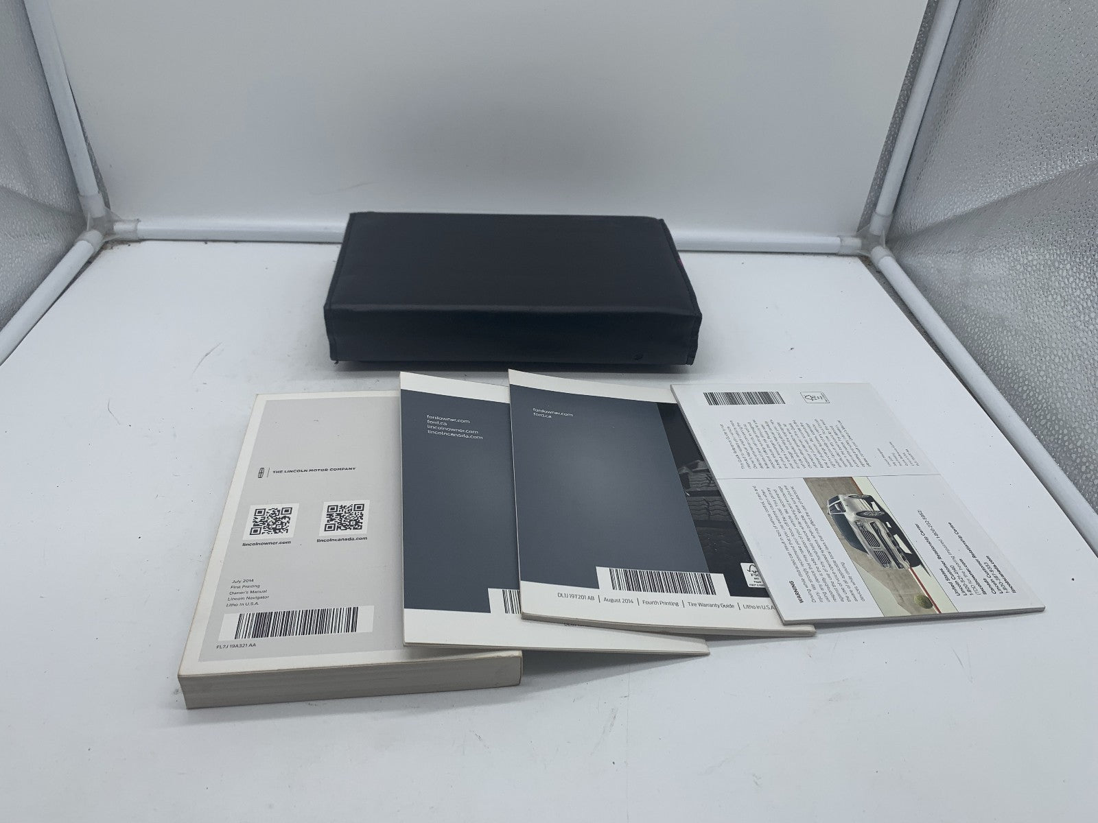 2015 Lincoln Navigator Owners Manual Set with Case OEM R01B21011