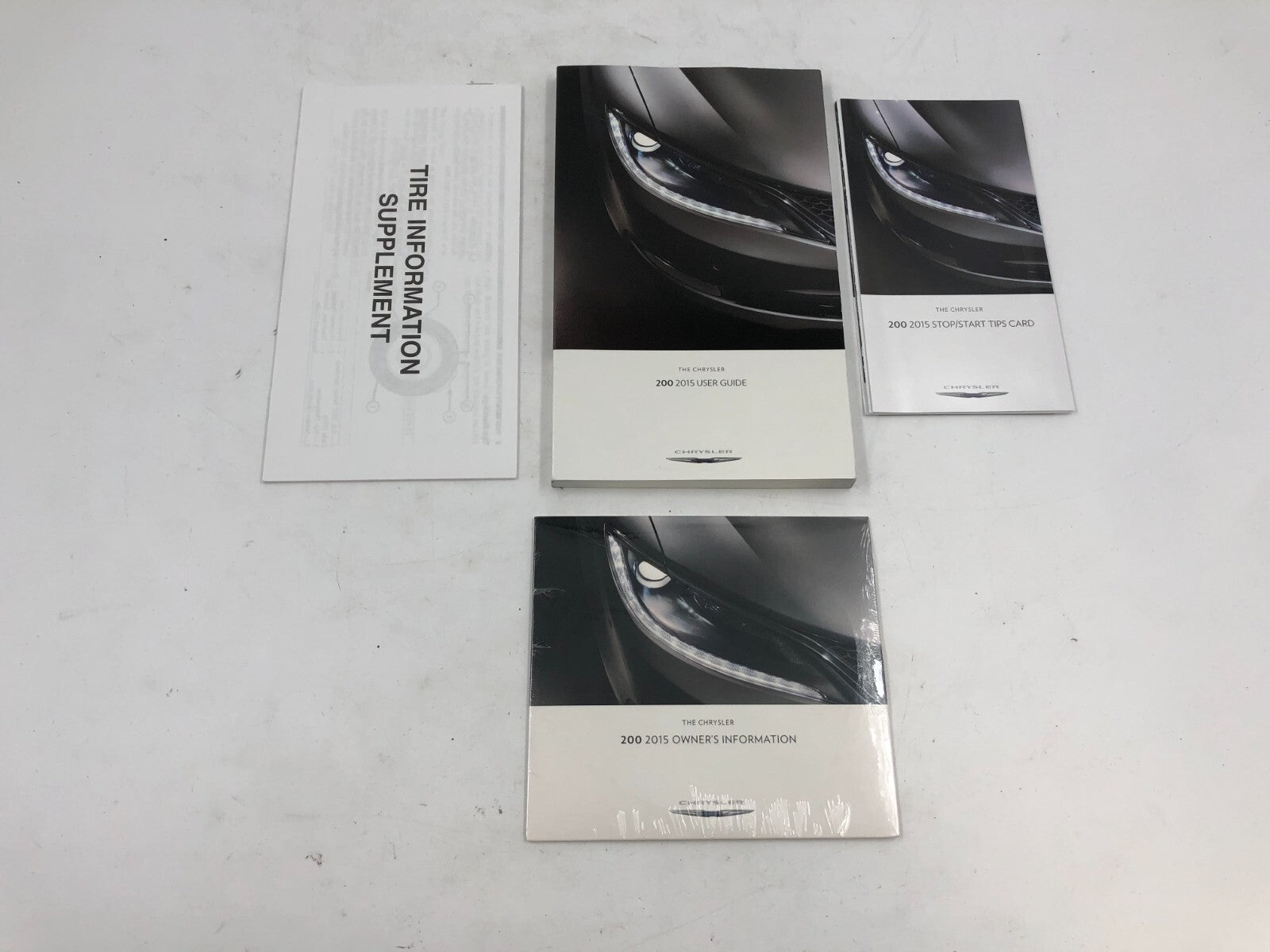 2015 Chrysler 200 Owners Manual with Case OEM C03B68011