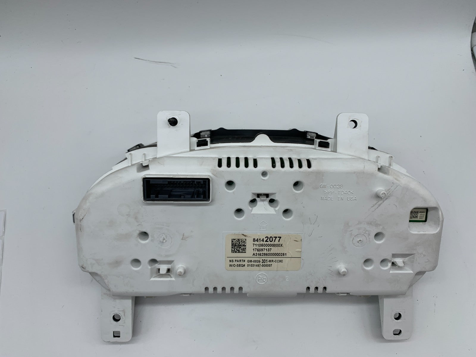 2017-2020 Chevrolet Impala Speedometer Cluster 141,572 Miles OEM C02B38002