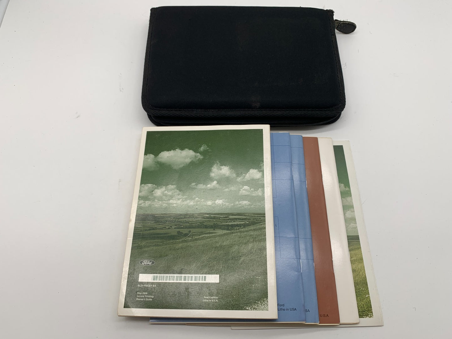 2006 Ford Explorer Owners Manual Set with Case OEM B03B24018