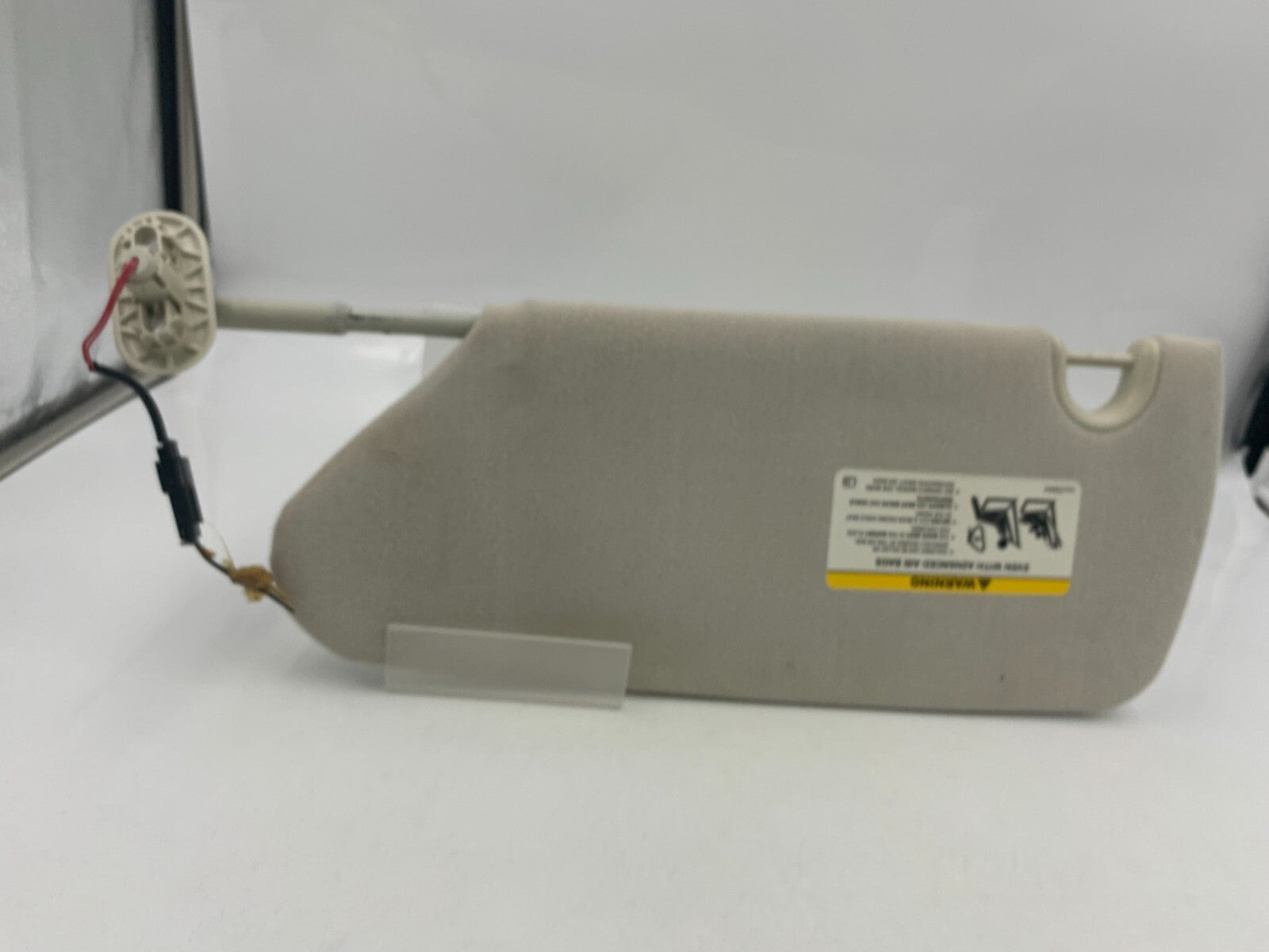 2007-2008 Chrysler Pacifica Passenger Sun Visor Cream OEM A03B19061