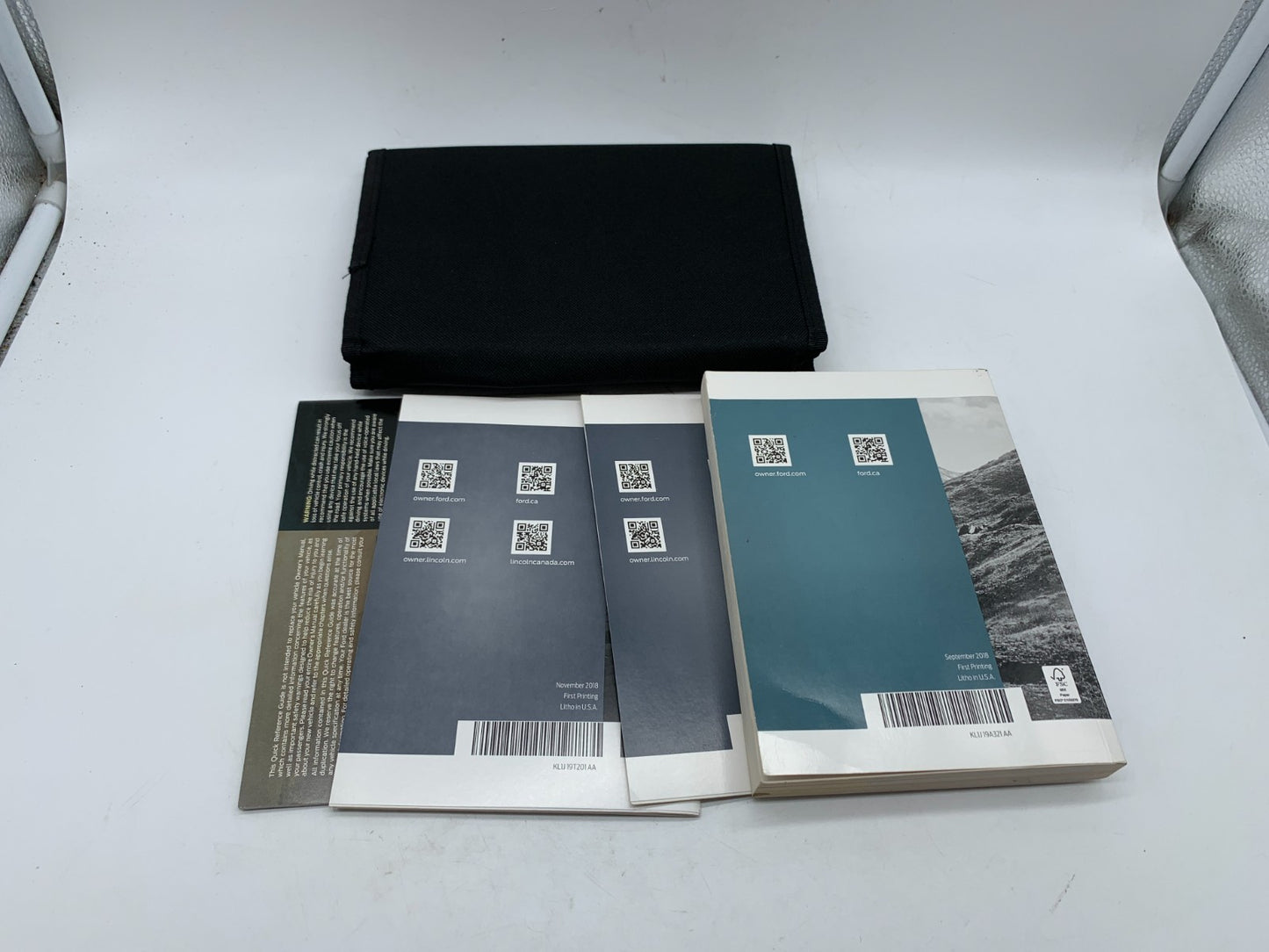2019 Ford Expedition Owners Manual Set with Case OEM D02B09040