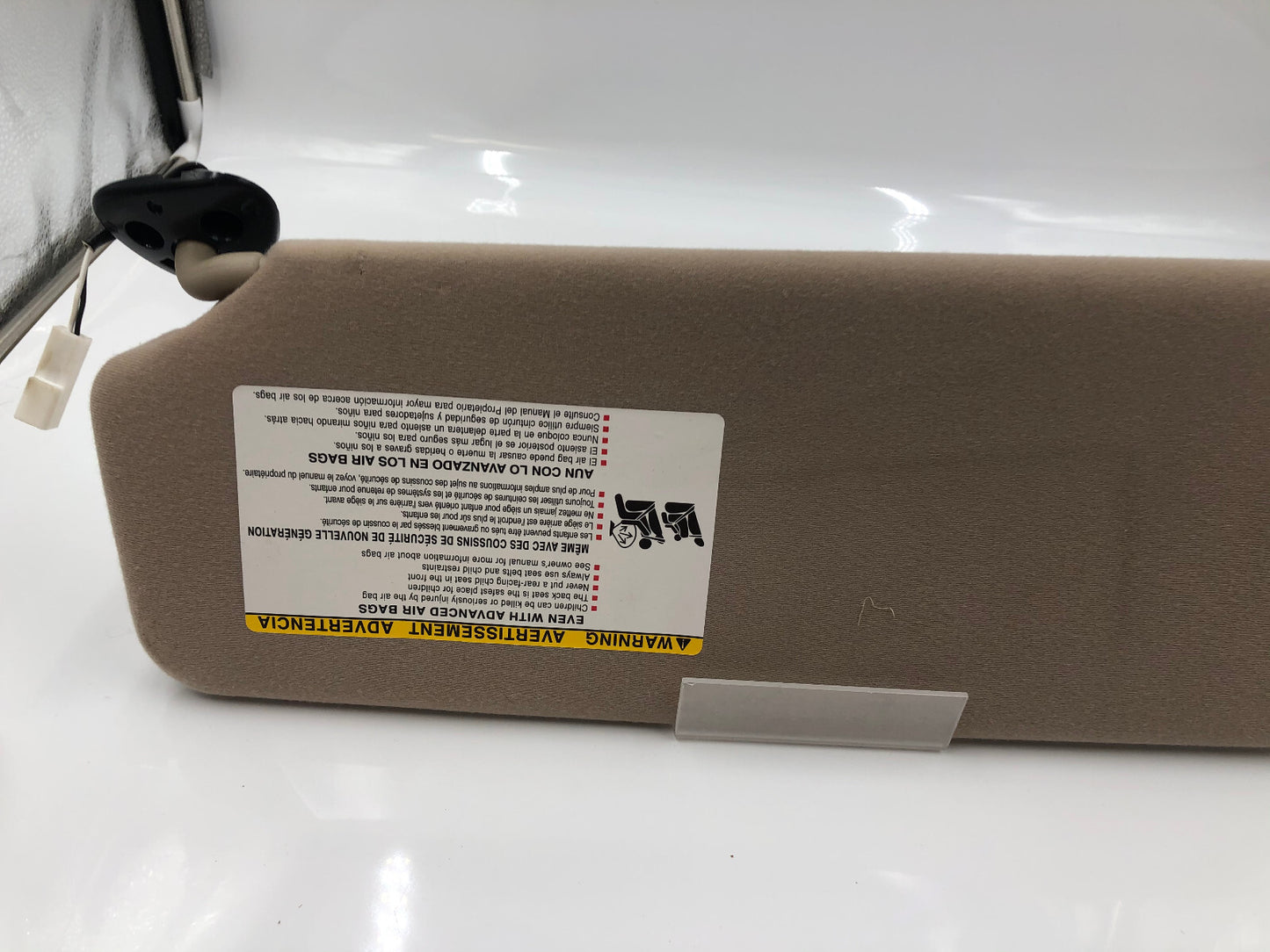 2005-2010 Toyota Sienna Passenger Sun Visor Tan Illuminated OEM D02B65001