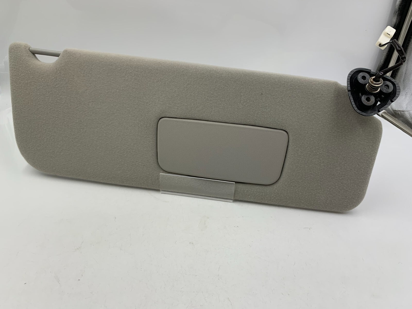 2005-2010 Toyota Sienna Passenger Sun Visor Gray Illuminated OEM C03B09021