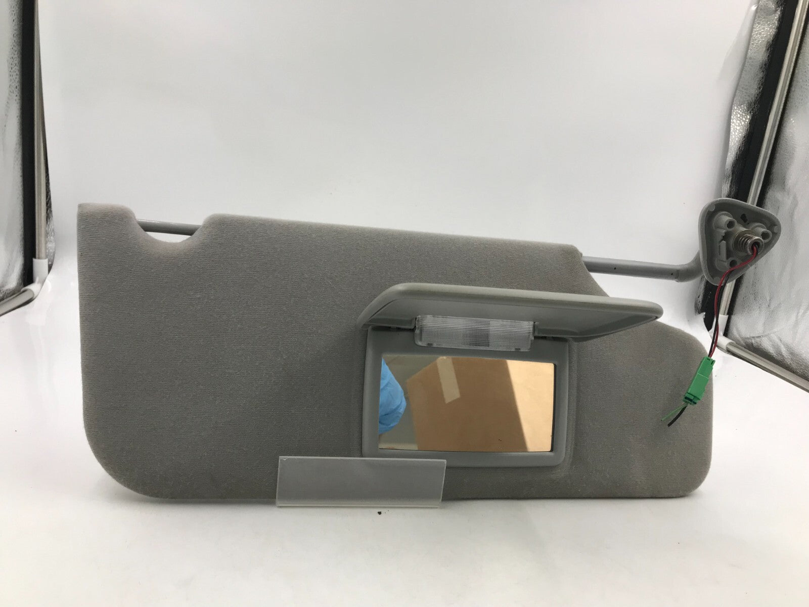 2005-2007 Ford Freestyle Passenger Sun Visor Gray Illuminated OEM D01B66008