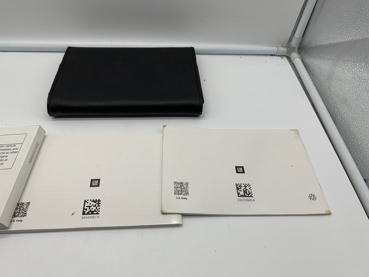 2019 Cadillac Escalade Owners Manual Set with Case OEM E02B41022