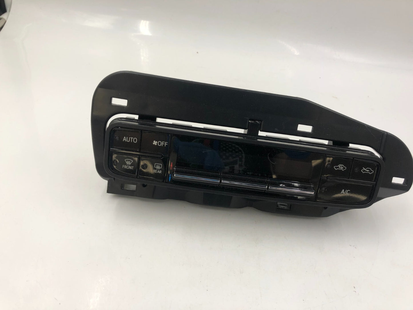 2017-2019 Toyota Corolla AC Heater Climate Control Unit OEM E02B07059