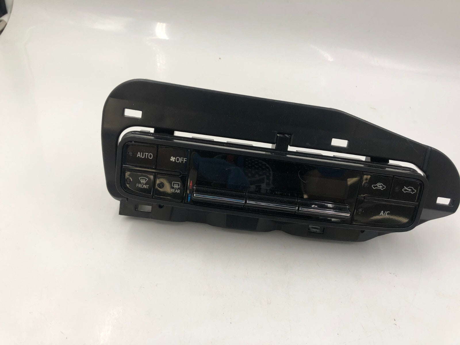 2017-2019 Toyota Corolla AC Heater Climate Control Unit OEM E02B07059