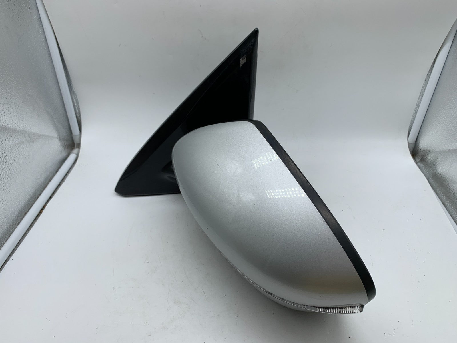 2018-2020 Nissan Pathfinder Driver Side Power Door Mirror Silver OEM C02B01010