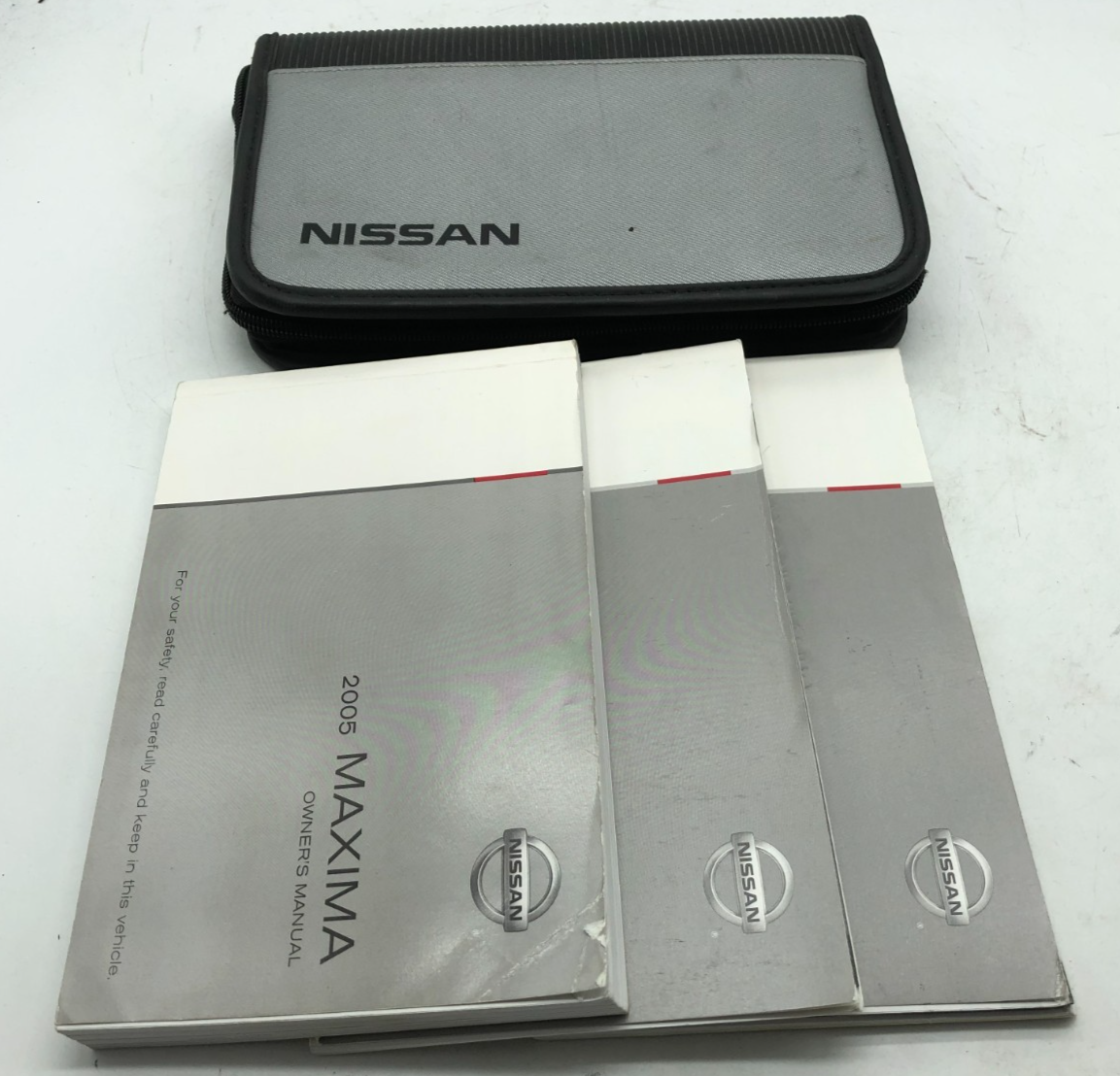 2005 Nissan Maxima Owners Manual Set with Case OEM A02B42008