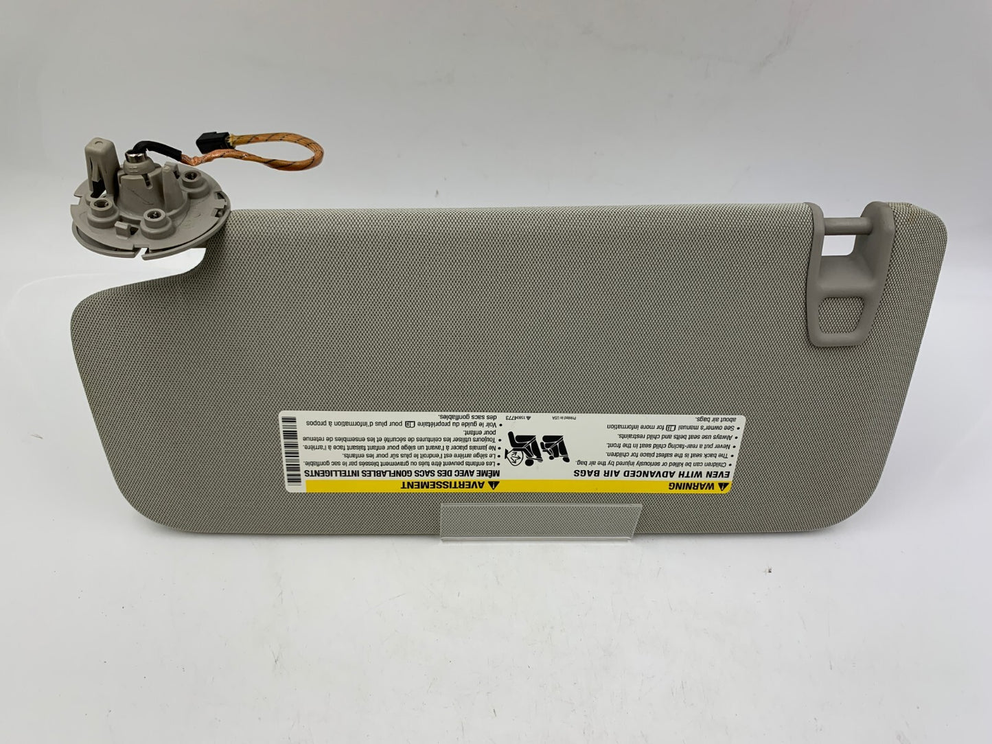 2013-2021 Buick Encore Passenger Sun Visor Gray Illuminated OEM C01B14010