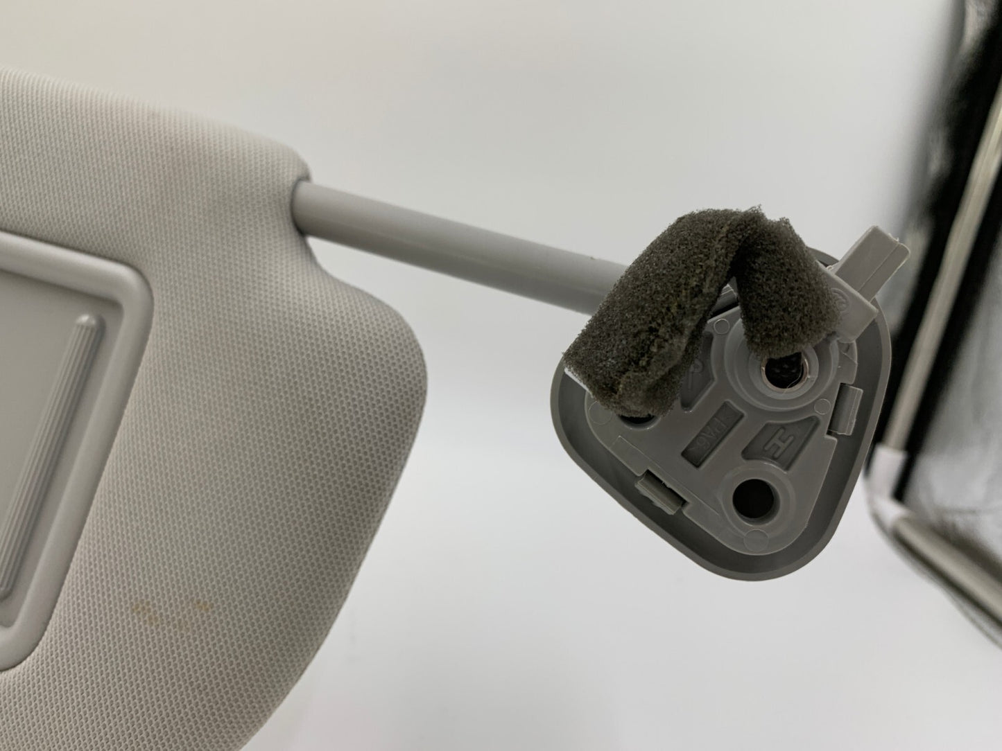 2013-2019 Hyundai Santa Fe Passenger Sun Visor Illuminated Gray OEM D02B45024