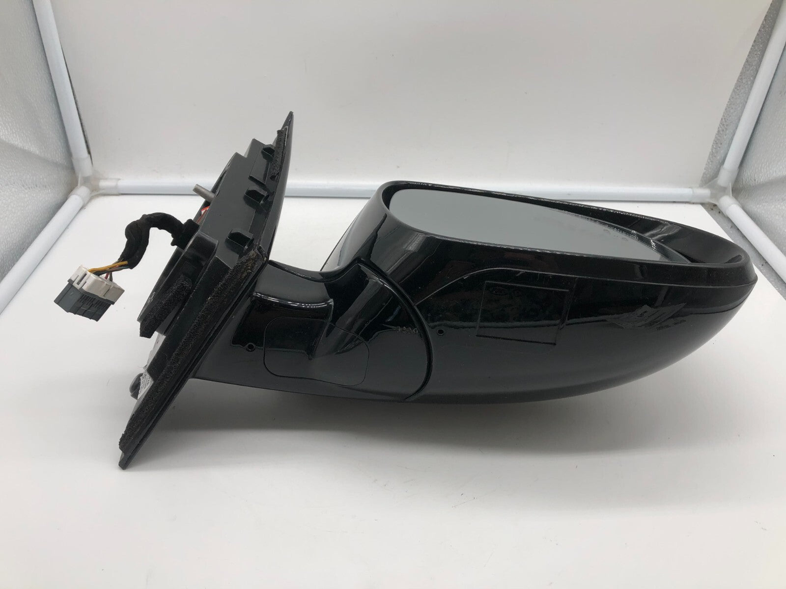 2017-2020 Kia Sorento Passenger Side View Power Door Mirror Black OEM A04B50042