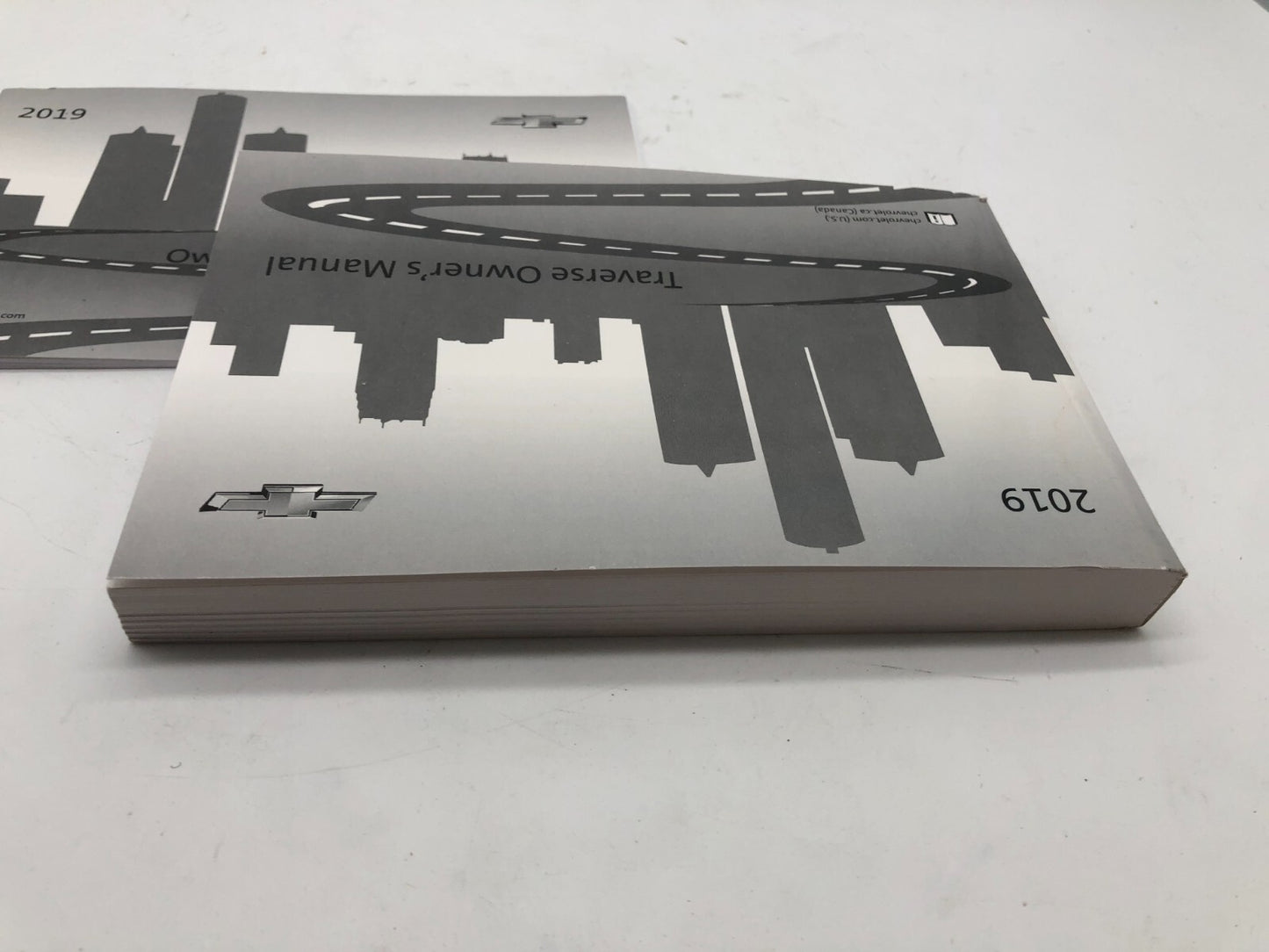 2019 Chevrolet Traverse Owners Manual Set OEM D02B01059