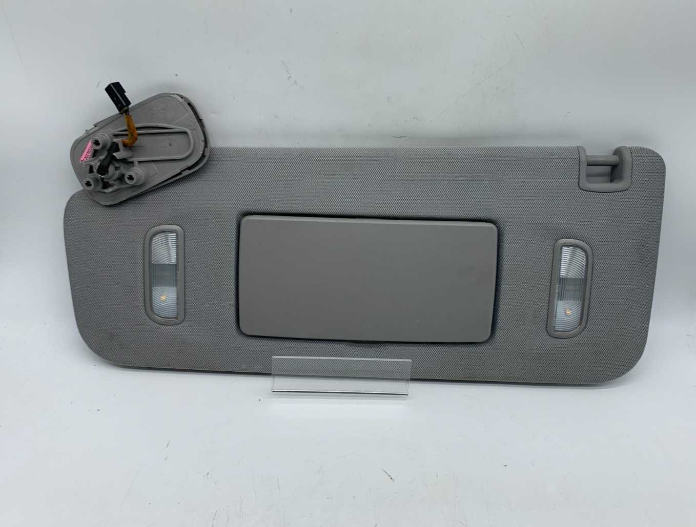 2015-2020 Chevrolet Avalanche 1500 Driver Sun Visor Gray Illuminated D03B67009
