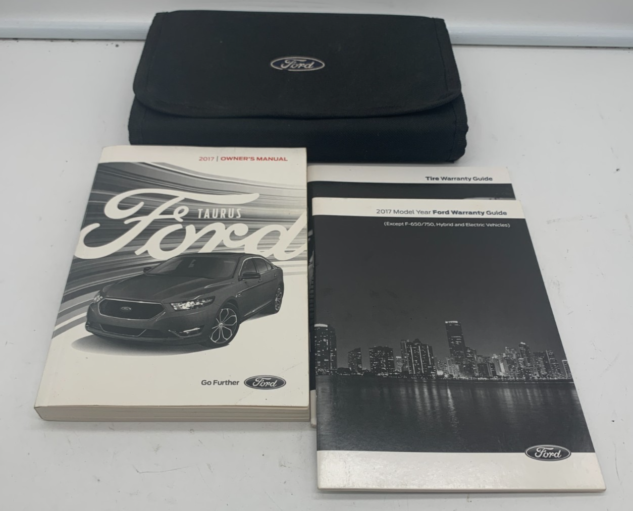 2017 Ford Taurus Owners Manual Set with Case OEM A01B12010