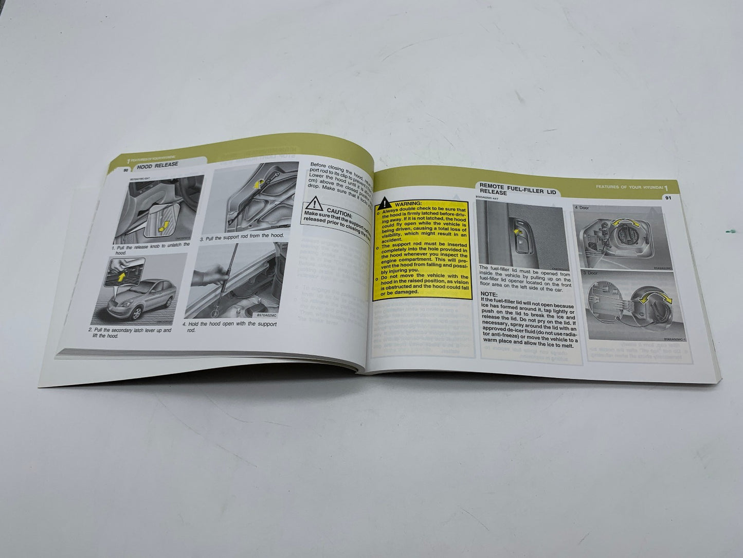 2006 Hyundai Accent Owners Manual OEM R01B37035