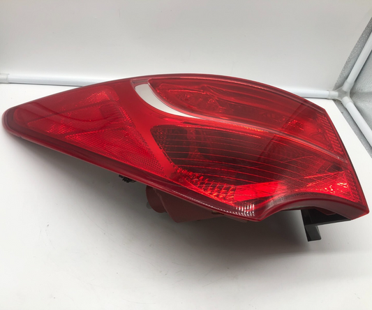 2013-2016 Hyundai Santa Fe Driver Tail Light Taillight OEM B01B41034