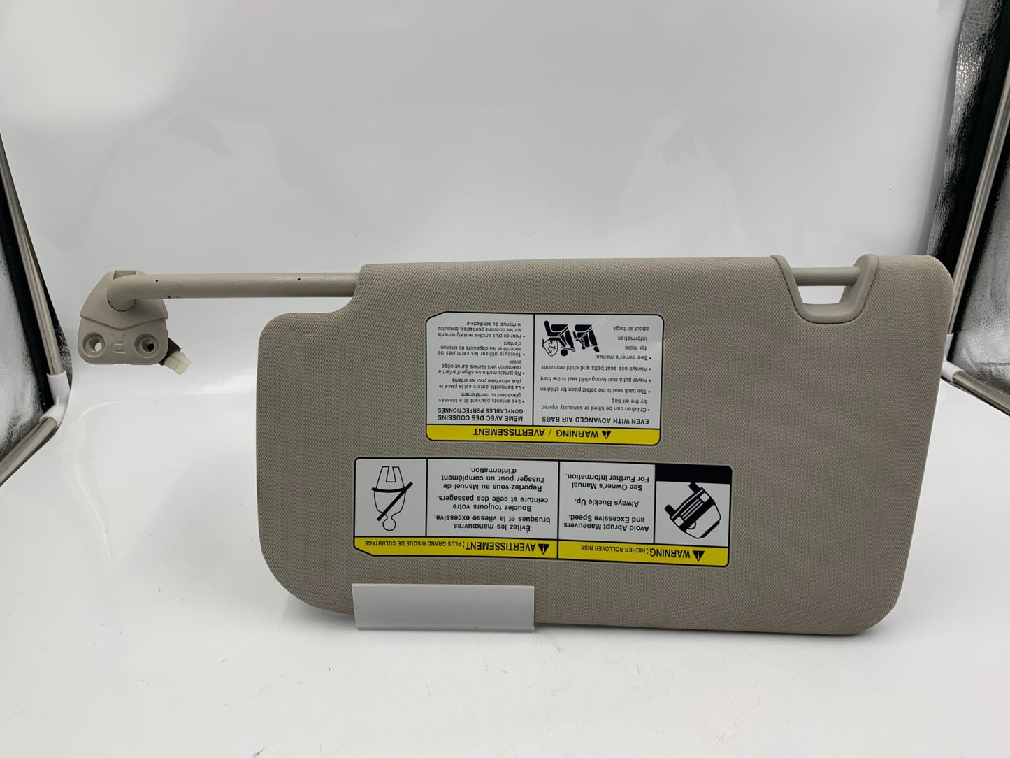 2018-2020 Nissan Rogue Passenger Sun Visor Gray Illuminated C01B08027