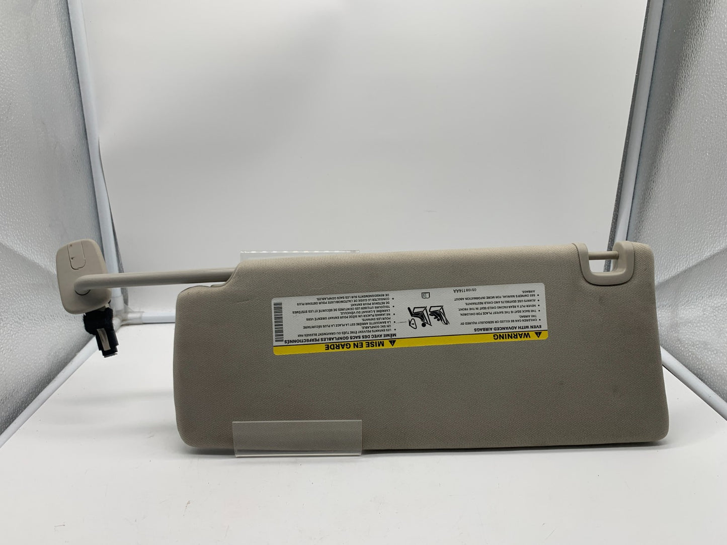 2014-2018 Jeep Grand Cherokee Passenger Sun Visor Gray Illuminated OEM D03B19015