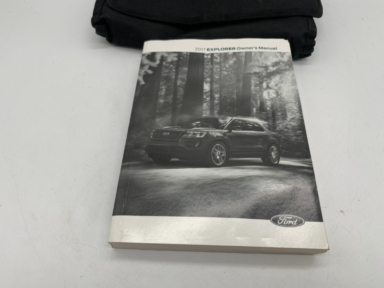 2017 Ford Explorer Owners Manual Set with Case OEM D01B11006