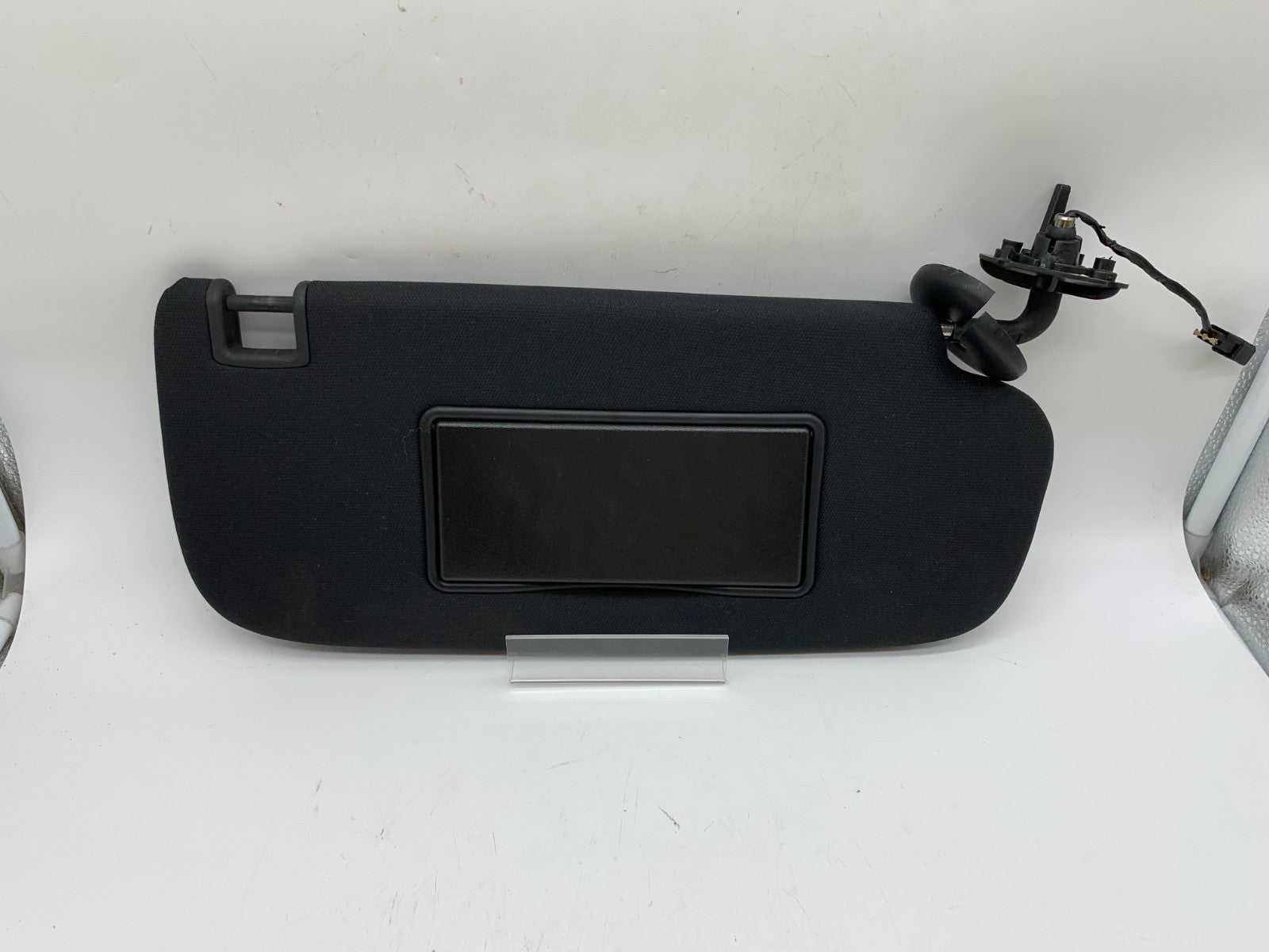 2014-2022 Jeep Grand Cherokee Passenger Sun Visor Black Illuminated B01B32001