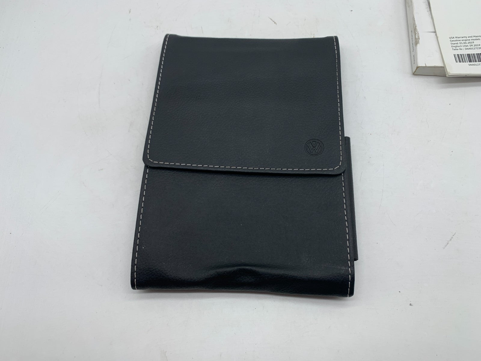 2019 Volkswagen Passat Owners Manual with Case OEM D03B37007