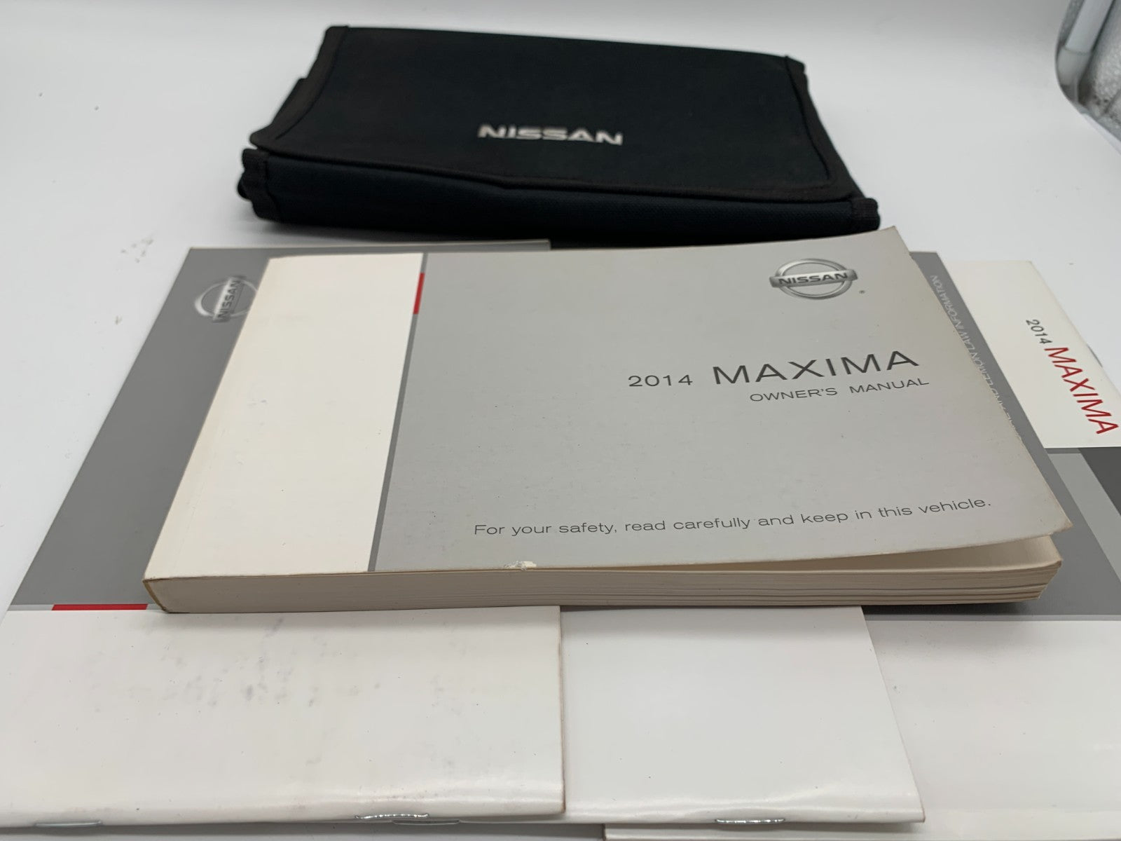 2014 Nissan Maxima Owners Manual Set with Case OEM D01B19014